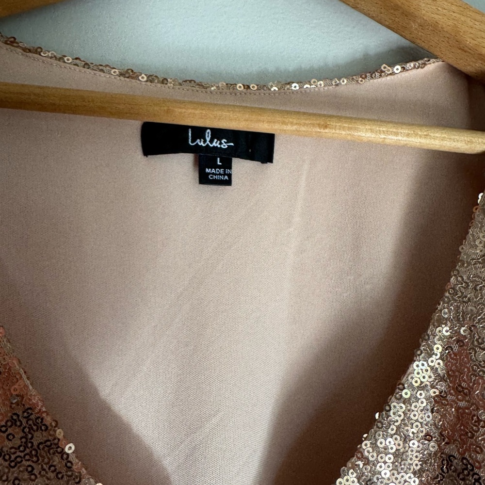 Lulu’s Gold  Sequin Shift Dress SZ L - Picture 3 of 6